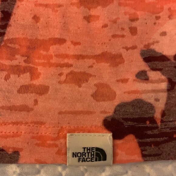 THE NORTH FACE, V neck, floral T shirt, new condition - Picture 3 of 11